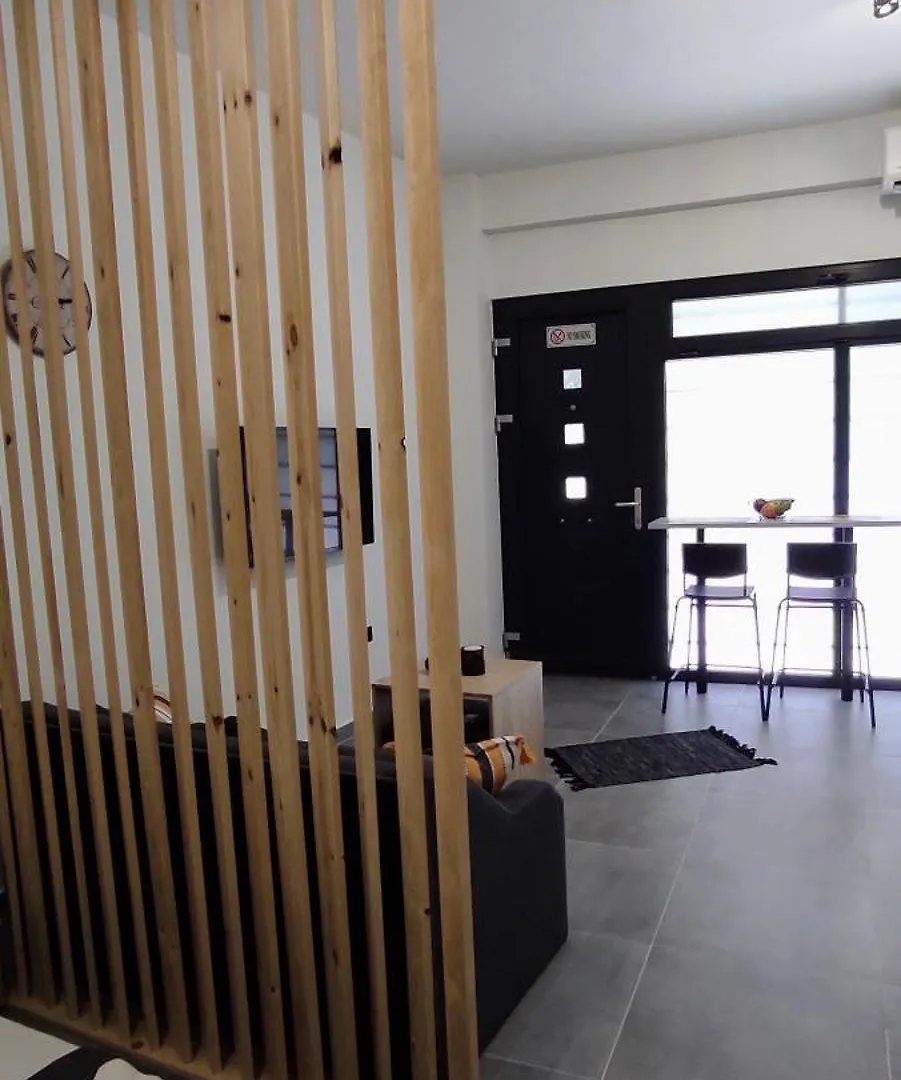 Giannis Studio 塞萨洛尼基 0*,  希腊